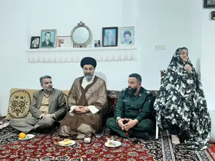 دیدار مسئولین شهرستان پیشوا با خانواده شهید محمد شمیرانیان
