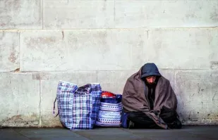 دولت برای حل معضل کارتن خوابی و اعتیاد چاره اندیشی کند