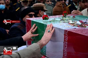 تشییع و تدفین پیکر پاک و مطهر گمنامی ١۶ ساله در قوچان