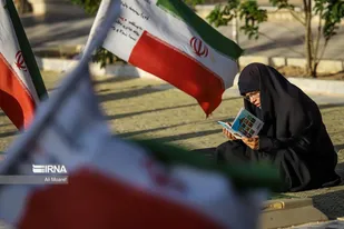 طنین دعای عرفه در مصلاها و بقاع متبرکه خوزستان