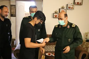 دیدار فرمانده سپاه البرز با خانواده های شهدای فردیس