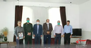 دیدار فرمانده سپاه فراهان با خانواده شهید علی اکبر جمراسی