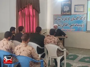 امام راحل  با انفاس قدسی خود مردم را بسیج می کرد