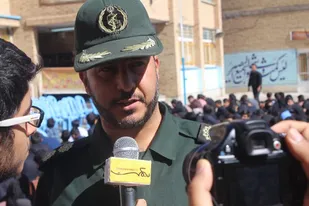 حضور دانش آموزان در همایش احلی من العسل پیمان با حضرت قاسم برای ولایت پذیری است