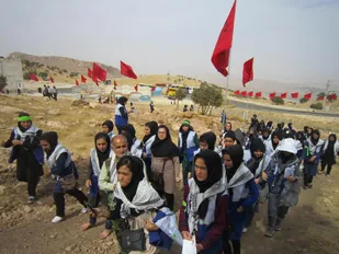 بازدید دانش آموزان شهرستان گمیشان از مناطق عملیاتی غرب کشور