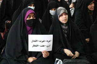 هنوز خون حاج قاسم می جوشد/ اجازه نمی دهیم چادرمان بی حرمت شود