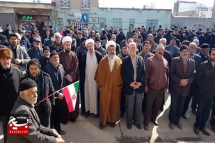 حضور باشکوه مردم صالح آباد در راهپیمایی روز ۲۲ بهمن