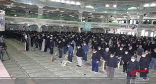 اقامه نماز ظهر عاشورا در مصلی شهرکرد