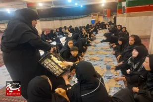 جهادگران روستای لاسجرد اطعام حسینی را توزیع کردند