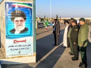 صبحگاه نیروهای نظامی و انتظامی در ابرکوه برگزار شد
