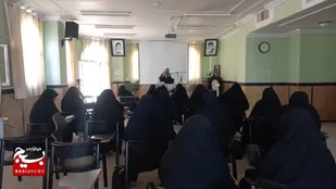 طلاب باید بکوشند الگو به جامعه معرفی کنند