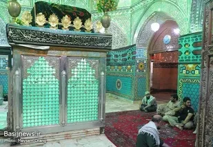 پاکسازی صحن و ضریح امام زاده داوود(ع) به همت بسیجیان و سپاهیان تهران بزرگ