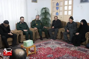 دیدار فرمانده سپاه قدس گیلان با خانواده شهدای حمله تروریستی مسلحانه در رشت