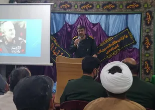 بسیج در ساختن جامعه ی اسلامی میتواند نقش کلیدی و مهمی را ایفا کند