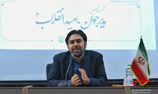 امروز وظیفه&zwnj;ی نخبه، برطرف کردن دو قطبی&zwnj;های موجود در کشور است