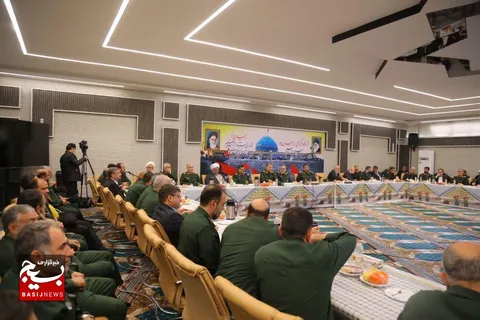 نشست هم‌اندیشی و برنامه‌ریزی راهیان نور در اردوگاه میثاق آبادان با حضور فرمانده کل سپاه، مسئولان عالی بسیج و فرماندهان سپاه‌های استانی