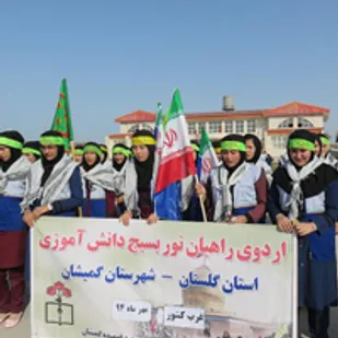 اعزام کاروان راهیان نور دانش آموزی به مناطق جنگی جنوب کشور + تصاویر