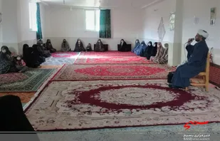نشست فرهنگی با موضوع فضای مجازی و آسیب های آن در پایگاه مقاومت بسیج ام ابیها روستای مهنان بجنورد