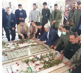 غبار روبی گلزار مطهر شهدای شهرستان فیروزکوه