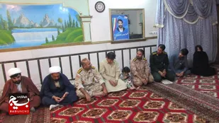 دیدار امام جمعه و فرمانده سپاه شهرستان سراوان &nbsp;با خانواده معظم شهید محمدطاهر گمشادزهی