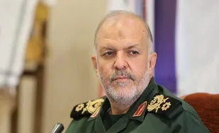 اقتدار و عزت ملت ایران هدیه انقلاب اسلامی