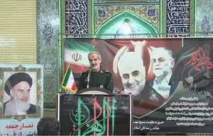 دشمن بر خواص بی&zwnj;بصیرت تمرکز و آن ها را دچار انحراف می&zwnj;کند