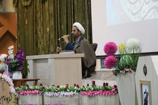 تفکر در ماه مبارک رمضان از علل باز شدن دربهای معنوی بررسی انسان است