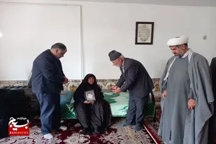 دیدار جمعی از مسئولین بخش خزل با مادران شهدا