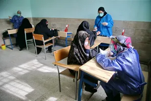 علم در خدمت مسئولیت اجتماعی؛ از آموزش مبارزه با کرونا به روستائیان تا توزیع رایگان دارو