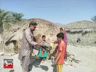 توزیع ۱۶۰ بسته لوازم‌التحریر بین دانش‌آموزان منطقه بنت