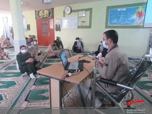 کلاس آموزشی فرصت ها و تهدیدات فضای مجازی در سپاه ناحیه چناران