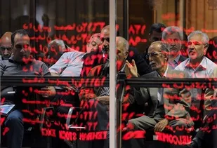 نباید ارز دست سفته بازها و بورس بازان نیفتد