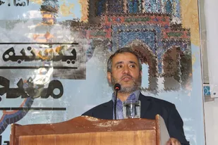 اهمیت 9 دی کمتر از 22 بهمن نیست/ بزرگترین دستاورد انقلاب اسلامی ارتباط مردم و مسئولین است/کمبود آب شُرب شهرستان جدی است