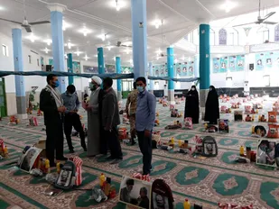 ۱۵۰۰ بسته معیشتی به مناسبت هفته بسیج در بین خانواده های نیازمند توزیع شد