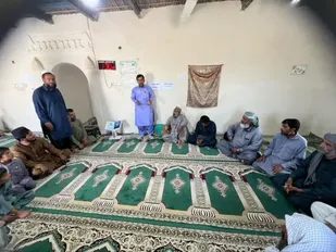 برگزاری نشست سیاسی به نیابت از شهدا به مناسبت هفته دفاع مقدس