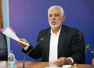 مدیران حق ندارند مردم را پشت درب اتاق خود منتظر نگه دارند