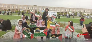 حضور خواهران و جوانان و نوجوانان منطقه براآن شمالی در راهپیمایی روز قدس شهر اصفهان