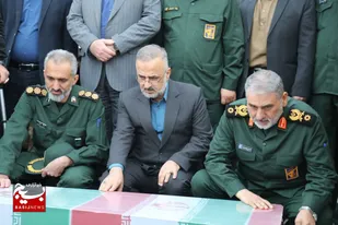طلوع خورشید امروز بر لاله های گلگون کفن در فرودگاه بین المللی شهید سپهبد سلیمانی اهواز