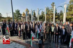 غبارروبی و عطرافشانی گلزار شهدای تویسرکان به مناسبت هفته دولت