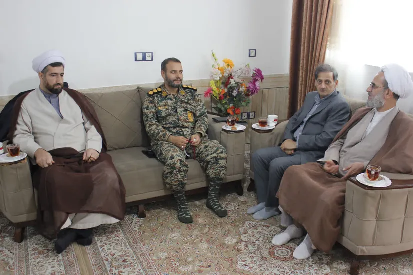 دیدار فرمانده ناحیه و امام جمعه شهرستان بندرگز با خانواده سردا شهید فرجی