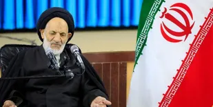 مجموعه عقیدتی سیاسی سپاه پای توحید الهی ایستاده اند