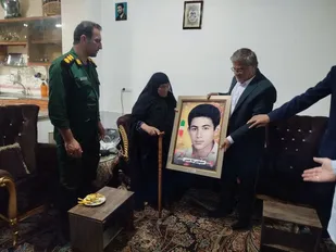 دیدار مسئولان لردگان با خانواده شهید &laquo;صفقلی شاه ویسی&raquo;