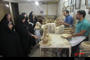 بازدید اعضای شورای پایگاه آمنه(س) همدان از کارگاه&zwnj;های سفال لالجین