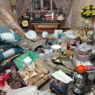 کار خوب خواهران پایگاه بسیج الزهرا(س) شهرستان البرز در تهیه یک سری جهیزیه نوعروس&nbsp;