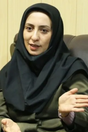 می نویسم و در بین مردمان شهرم زندگی می کنم