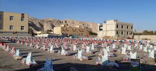 توزیع۱۰۰۰ بسته معیشتی بین نیازمندان/اهداء۲۳ مورد جهیزیه کامل به زوج های جوان به روایت تصویر
