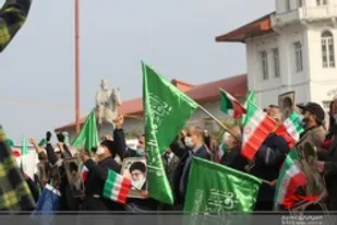 قابی ماندگار از حماسه سازی گیلانیان در 9 دی