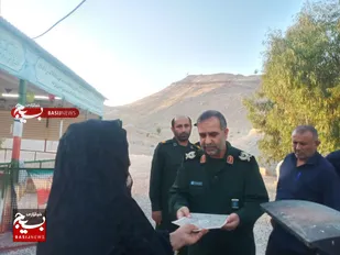 دیدارفرمانده لشکر عملیاتی ۷ولی عصر (عج) خوزستان با خانواده معظم شهدا به مناسبت هفته دفاع مقدس