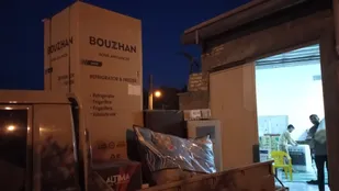 اهدا ۲ سری جهیزیه به نوعروسان شاهرودی