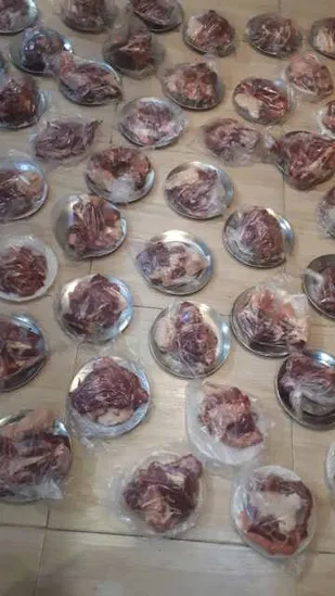 توزیع 100 بسته گوشت قرمز در بخش لاران